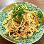 春巻き専門店 はるまきバトン - 蒸し鶏と豆腐干しの中華和え 480円