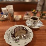 炭火焙煎珈琲・凛 - 