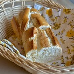 プロヴァンスの日曜日 - クリスマスランチB(\5,800)　パン