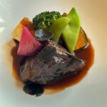 プロヴァンスの日曜日 - クリスマスランチB(\5,800)　肉料理：信州牛ほほ肉の赤ワイン煮込み、フレッシュトリュフ