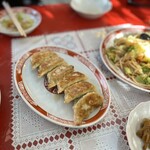 明治館 - 料理写真:餃子