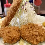 とんかつ雅 - 一口ヒレカツとエビフライ