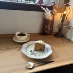 ハルトナリ。 - キャロットケーキ(\700)、紅茶（フォートナム＆メイソン）hot(\580)