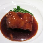 群馬県産せせらぎポークの角煮 A菜の湯引き添え