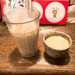 タイニーカフェ - アイスチャイ、プリン