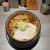 人類みな麺類とエスサワダ