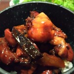 奥藤本店 - 鳥もつ丼にして食べました