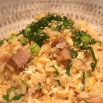こころや - みやじ豚煮とネギのチャーハン 大盛アップ