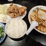 尾道らーめん 三公 - 尾道らーめんと唐揚げセット