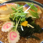 Koshigaya Sunaba - 力うどん／そば 780円。メチャボリューミー