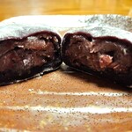 喜田屋 - むらさき大福断面