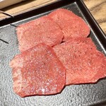 焼肉ももたろう - 