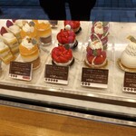 パティスリー モンテローザ - ショーケース