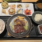 窯焼和牛ステーキと京のおばんざい 市場小路 - 
