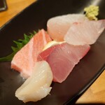 立ち飲み ひとよ - 刺身盛り合せ♪