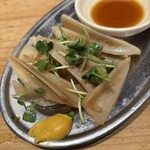 新時代 - 軟骨の刺身280円