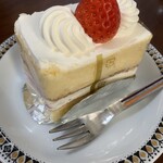 白十字 - ショートケーキ　400円