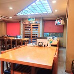 やぶ善 - 店内奥から玄関方向。