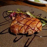 ミスター モーリスズ イタリアン - 京鴨もも肉のコンフィ　グリルレタスと熟成バルサミコ