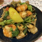 中華食堂まんぷく亭 - えびとまいたけと菜の花の牡蠣油炒め
