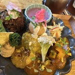 タケウチ 神保町本店 - 気まぐれプレート（淡路島産玉ねぎといわて牛の無水カレー）ルー大盛り