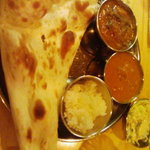 インド料理ハムザ - チキンカレー・野菜カレーのセット