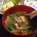 アオニサイ - 牡蠣と豆腐の味噌煮込み