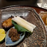 御懐石 志ら玉 - 鰤塩焼き　大根巻　鮒味噌