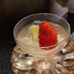 御懐石 志ら玉 - 苺寒天寄せ