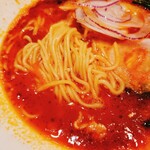真っ赤ならーめん とまこ - （※写真5）とまとらーめん（麺ズーム）