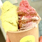 たまごとジェラートのお店 イエロー - ピスタチオ＆いちごティラミス❤︎