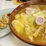 おもだかや 女池店 - ワンタン麺、餃子