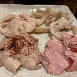 炭火焼肉 ホルモン にく式 - コリコリミックス