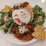 ルサ ルカ - メキシカンパンケーキ　スパイシーなチリコンカンが口直しになって良かった