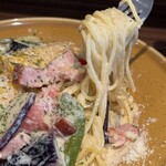 富士見台のパスタ屋さんダイニングてんてん - ベーコンと夏野菜のクリームソース（1480円）の大盛（+250円）