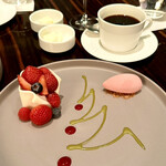 バー＆ラウンジ  トゥエンティエイト - 