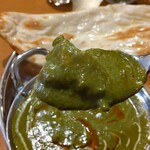 カルカ ダイニング＆バー  - サグチキンカレーの鶏肉
