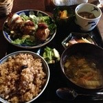 サルーテ - ベジ菜定食。メインが、揚げ物でなければ、より嬉しいかな。