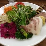 THE GREEN - 前菜。自家製ハムが、美味しい。