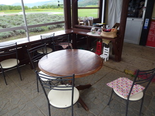 Berizu - テラス席のテーブルです