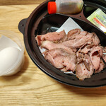 すき家 - 料理写真:ローストビーフ丼~☆