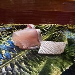 鮨匠 のむら - 天然かんぱち　腹と背で旨みが全然違う