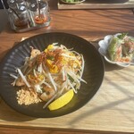 アジアン料理と燻製バル HaHaHa - 