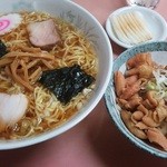 Tatsumakiken - ラーメン大盛り小モツ丼セット