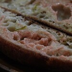 ブーランジュリークルミ - 究極の明太フランス|自家製明太バター