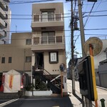 志な乃 - 外観（入口は階段を上がった二階です）