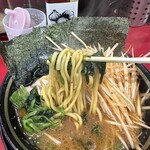 王道家直系 IEKEI TOKYO - 【ネギラーメン赤＝中太平ストレート麺】