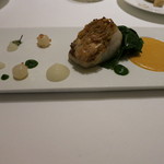 プレヴナンス - 26年12月　山口産甘鯛のうろこ焼き　カブと百合根のピュレ　ちぢみホウレン草　濃厚な雲丹のソース