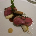 プレヴナンス - 26年12月　シャラン産ビュルゴー鴨のロティ　もも肉のクルスティアン　根セロリと花梨のピュレ　香ばしい葱