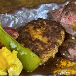 お食事処 だんらん日和 - ランチ(\2,300)　メイン：仔牛のハラミとハンバーグ（ハンバーグ）
